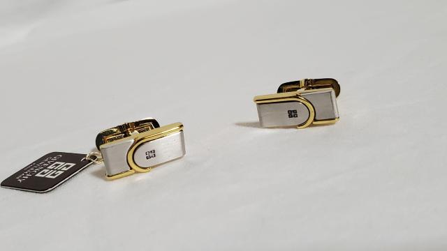 正規未 ジバンシィ クラシック ラインアートカフス 金×銀×黒 コンビ ブロックカフリンクス アイコンロゴ ラグジュアリーボタン < ブランド  正規未 ジバンシィ クラシック ラインアートカフス 金×銀×黒 コンビ ブロックカフリンクス アイコンロゴ ラグジュアリーボタン  < ブランドの