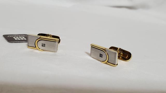 正規未 ジバンシィ クラシック ラインアートカフス 金×銀×黒 コンビ ブロックカフリンクス アイコンロゴ ラグジュアリーボタン < ブランド  正規未 ジバンシィ クラシック ラインアートカフス 金×銀×黒 コンビ ブロックカフリンクス アイコンロゴ ラグジュアリーボタン < ブランドの
