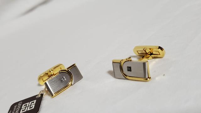 正規未 ジバンシィ クラシック ラインアートカフス 金×銀×黒 コンビ ブロックカフリンクス アイコンロゴ ラグジュアリーボタン < ブランド  正規未 ジバンシィ クラシック ラインアートカフス 金×銀×黒 コンビ ブロックカフリンクス アイコンロゴ ラグジュアリーボタン < ブランドの