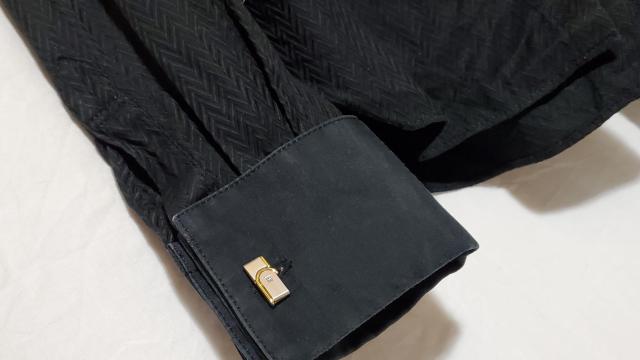 正規未 ジバンシィ クラシック ラインアートカフス 金×銀×黒 コンビ ブロックカフリンクス アイコンロゴ ラグジュアリーボタン < ブランド  正規未 ジバンシィ クラシック ラインアートカフス 金×銀×黒 コンビ ブロックカフリンクス アイコンロゴ ラグジュアリーボタン < ブランドの