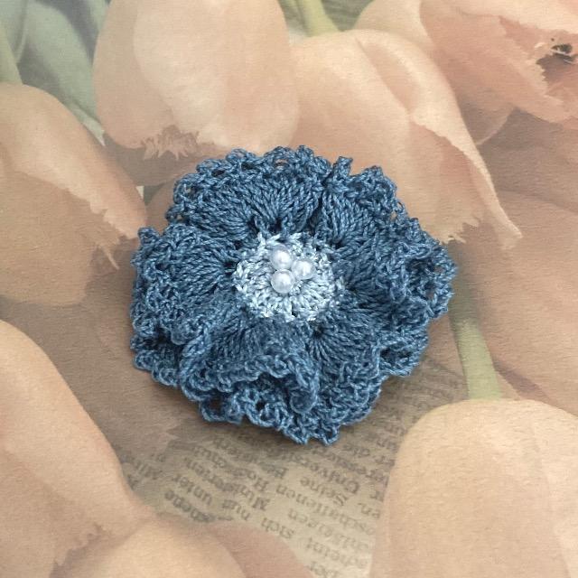 ハンドメイド レース編み フリルのお花ブローチ < 女性ファッション  ハンドメイド レース編み フリルのお花ブローチ  < 女性ファッションの