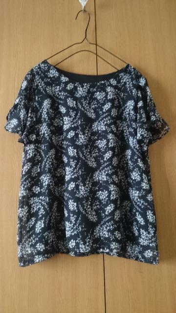 Rewde ルゥデ☆花柄ブラウス★シアー☆フレア袖★ < 女性ファッション Rewde ルゥデ☆花柄ブラウス★シアー☆フレア袖★ < 女性ファッションの