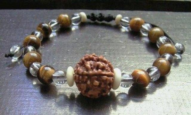 ☆即決☆菩提樹xタイガーアイx水晶ブレスレット < 女性アクセサリー/時計 ☆即決☆菩提樹xタイガーアイx水晶ブレスレット < 女性アクセサリー/時計の