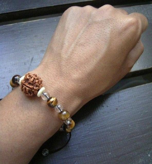 ☆即決☆菩提樹xタイガーアイx水晶ブレスレット < 女性アクセサリー/時計 ☆即決☆菩提樹xタイガーアイx水晶ブレスレット < 女性アクセサリー/時計の