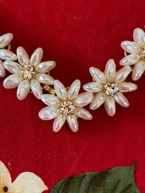 新品未使用品☆めちゃかわ☆パールお花ネックレス☆ < 女性アクセサリー/時計  新品未使用品☆めちゃかわ☆パールお花ネックレス☆ < 女性アクセサリー/時計の