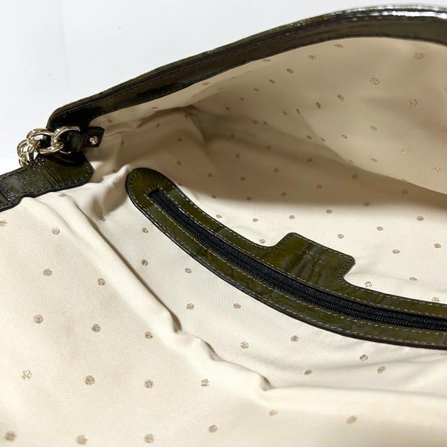 美品 kate spade ケイトスペード クロコダイル型押し パテントレザー ショルダーバッグ < ブランド 美品 kate spade ケイトスペード クロコダイル型押し パテントレザー ショルダーバッグ < ブランドの