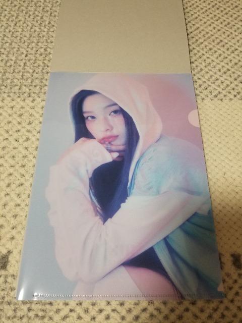 ILLIT  IROHA  Zbg  ^gObY 