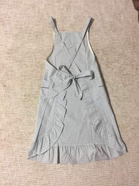 412.新品☆セシール☆バッククロスエプロン☆グレーに黒ドット柄 < インテリア/ライフ  412.新品☆セシール☆バッククロスエプロン☆グレーに黒ドット柄 < インテリア/ライフの