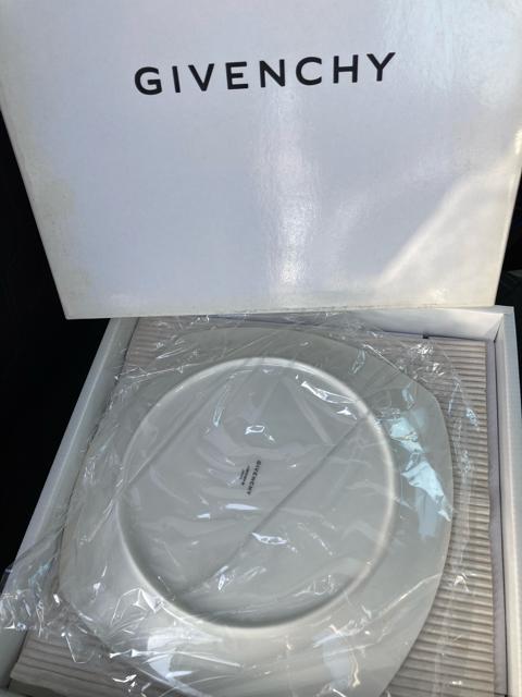 ジバンシィ プレートセット 6枚 < ブランド  ジバンシィ プレートセット 6枚 < ブランドの