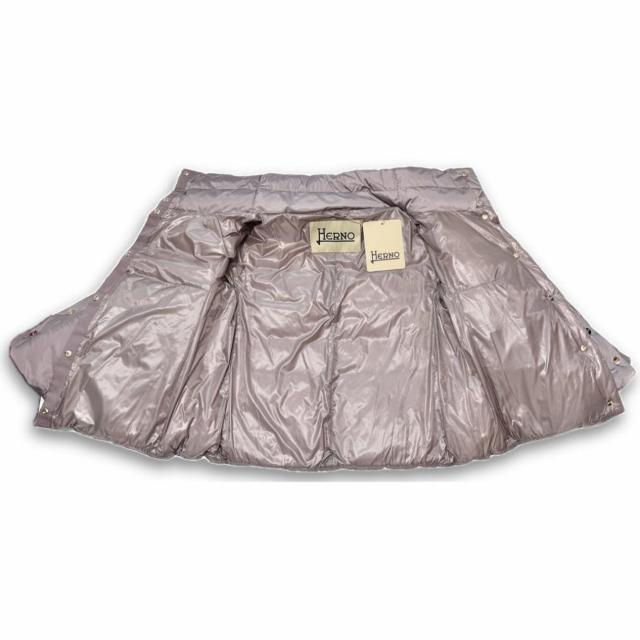 新品ヘルノHERNOハイカラー袖ボタン ダウンジャケット ハ < ブランド 新品ヘルノHERNOハイカラー袖ボタン ダウンジャケット ハ < ブランドの