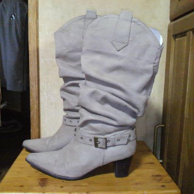 キャメルスエード ウエスタン調ベルト ロングブーツ < 女性ファッション  キャメルスエード ウエスタン調ベルト ロングブーツ < 女性ファッションの