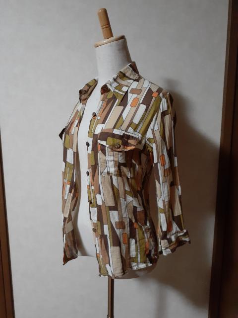 パンプキン 8分袖シャツ 茶系×総柄 個性的 < 女性ファッション  パンプキン 8分袖シャツ 茶系×総柄 個性的 < 女性ファッションの