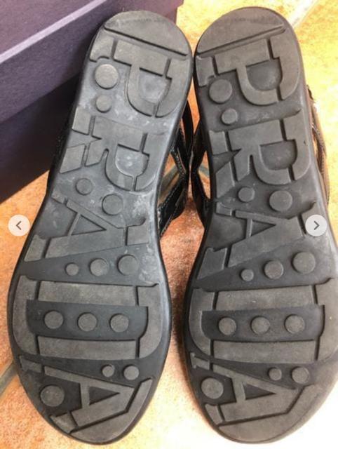 PRADA v_@~[@T_@Gi@{vU[@@37ii23.5j
