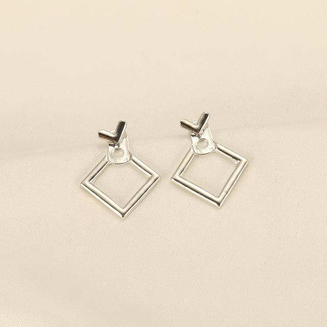 V×スクエア ピアス シルバー【両耳セット】 < 女性アクセサリー/時計  V×スクエア ピアス シルバー【両耳セット】 < 女性アクセサリー/時計の