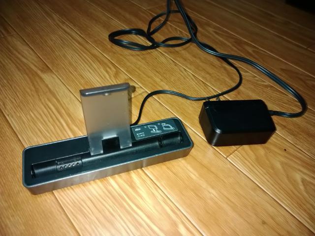 充電卓上ホルダーKYY21PUA・ACアダプターKYL21PQA < 家電/AV  充電卓上ホルダーKYY21PUA・ACアダプターKYL21PQA < 家電/AVの