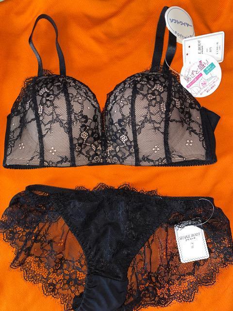 ♯新品♯SHAKE BODY ☆あざと盛り 盛る&細見え B75 M ブラ&ショーツセット美胸ソフトワイヤー < 女性ファッション  ♯新品♯SHAKE BODY ☆あざと盛り 盛る&細見え B75 M ブラ&ショーツセット美胸ソフトワイヤー  < 女性ファッションの