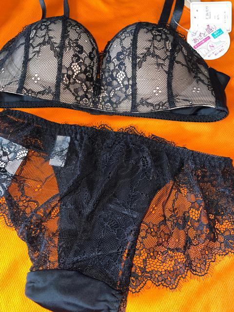 ♯新品♯SHAKE BODY ☆あざと盛り 盛る&細見え B75 M ブラ&ショーツセット美胸ソフトワイヤー < 女性ファッション  ♯新品♯SHAKE BODY ☆あざと盛り 盛る&細見え B75 M ブラ&ショーツセット美胸ソフトワイヤー < 女性ファッションの