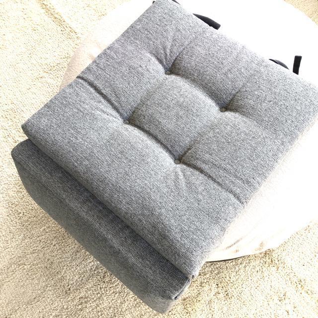 ☆美品 特殊2つ折りチェアクッション厚手 ライトグレー 2個セット☆ < インテリア/ライフ  ☆美品 特殊2つ折りチェアクッション厚手 ライトグレー 2個セット☆  < インテリア/ライフの