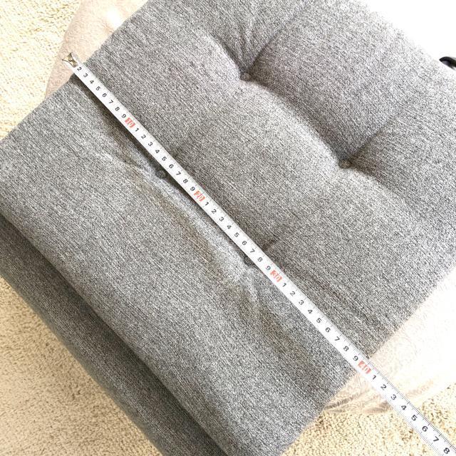 ☆美品 特殊2つ折りチェアクッション厚手 ライトグレー 2個セット☆ < インテリア/ライフ  ☆美品 特殊2つ折りチェアクッション厚手 ライトグレー 2個セット☆ < インテリア/ライフの