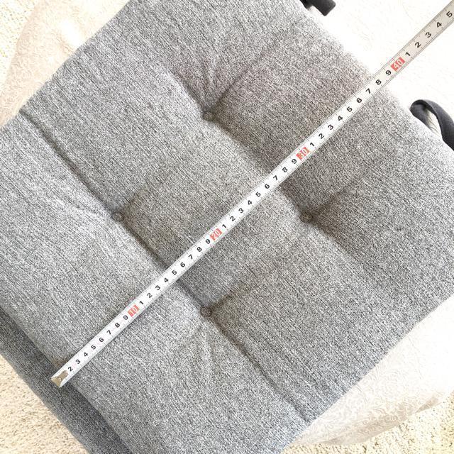 ☆美品 特殊2つ折りチェアクッション厚手 ライトグレー 2個セット☆ < インテリア/ライフ  ☆美品 特殊2つ折りチェアクッション厚手 ライトグレー 2個セット☆ < インテリア/ライフの