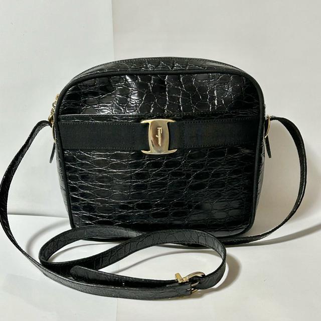 Salvatore Ferragamo �t�F���K�� ���@�� �N���R�^���� A21 6577 �V�����_�[�o�b�O �u���b�N �S�[���h �� �u�����h�� 