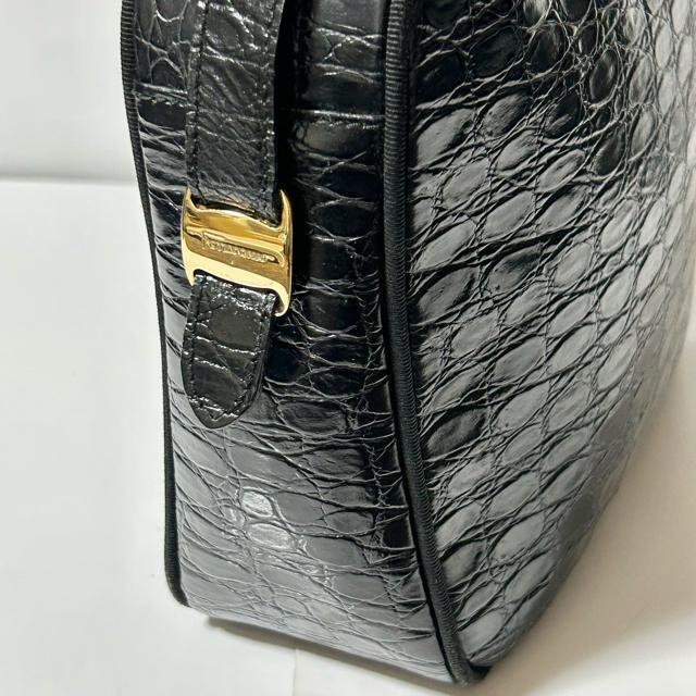 Salvatore Ferragamo �t�F���K�� ���@�� �N���R�^���� A21 6577 �V�����_�[�o�b�O �u���b�N �S�[���h �� �u�����h�� 