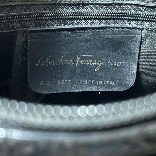 Salvatore Ferragamo �t�F���K�� ���@�� �N���R�^���� A21 6577 �V�����_�[�o�b�O �u���b�N �S�[���h �� �u�����h�� 