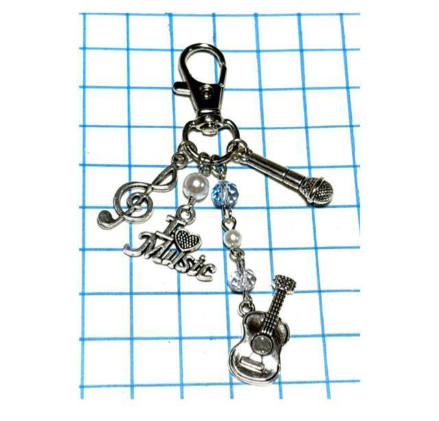 255 音楽の銀色チャーム キーホルダー ハンドメイド マイク ギター < 女性ファッション 255 音楽の銀色チャーム キーホルダー ハンドメイド マイク ギター < 女性ファッションの