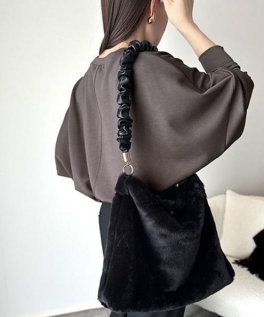 Java《JaVaジャバ コラボ》上品な抜け感と艶感◎ドルマンダンボール素材ビッグトレーナー(長袖) < 女性ファッション Java《JaVaジャバ コラボ》上品な抜け感と艶感◎ドルマンダンボール素材ビッグトレーナー(長袖) < 女性ファッションの