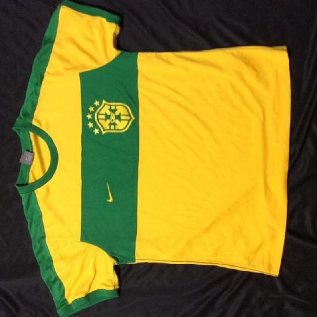NIKE ナイキ サッカー ブラジル 代表 ユニフォーム風 シャツ 背番号 10 Lサイズ イエロー < ブランド  NIKE ナイキ サッカー ブラジル 代表 ユニフォーム風 シャツ 背番号 10 Lサイズ イエロー < ブランドの