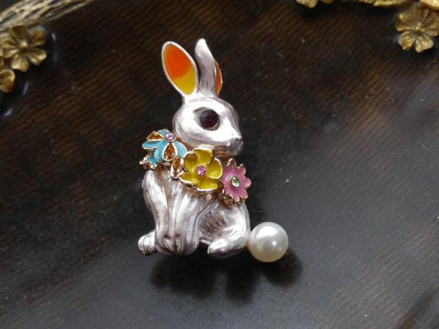 新品 アンティーク調 可愛いウサギうさぎブローチ < 女性アクセサリー/時計  新品 アンティーク調 可愛いウサギうさぎブローチ  < 女性アクセサリー/時計の