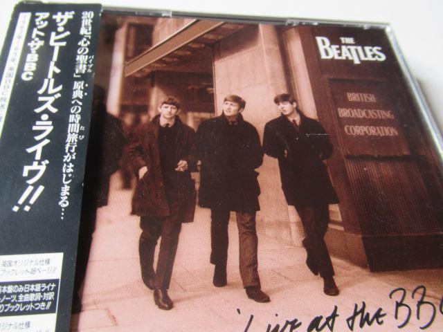 ザ・ビートルズ 2枚組CD 「 ザ・ビートルズ・ライヴ!! 」  94ページ及び48ページのブックレット付き  帯付き国内盤 < タレントグッズ  ザ・ビートルズ 2枚組CD 「 ザ・ビートルズ・ライヴ!! 」  94ページ及び48ページのブックレット付き  帯付き国内盤  < タレントグッズの