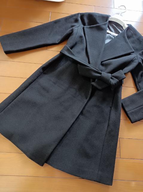 ELLE★定価約4万.新品タグ付き★リボン付きコート★便利な役立つ黒★素敵綺麗★エル★かなりお得に。これからに大活躍★絶対オススメ < 女性ファッション ELLE★定価約4万.新品タグ付き★リボン付きコート★便利な役立つ黒★素敵綺麗★エル★かなりお得に。これからに大活躍★絶対オススメ < 女性ファッションの