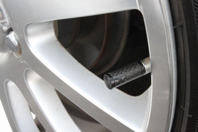 ★高級感抜群★カーボンエアバルブロング ブラック/ブラック < 自動車/バイク ★高級感抜群★カーボンエアバルブロング ブラック/ブラック < 自動車/バイク