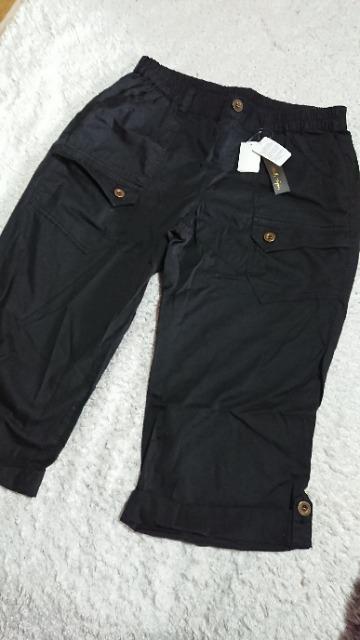 新品 大きいサイズ4L 白地ロンT、ポケ沢山!ウエストゴム カジュアルパンツ 黒 2点セット < 女性ファッション  新品 大きいサイズ4L 白地ロンT、ポケ沢山!ウエストゴム カジュアルパンツ 黒 2点セット  < 女性ファッションの