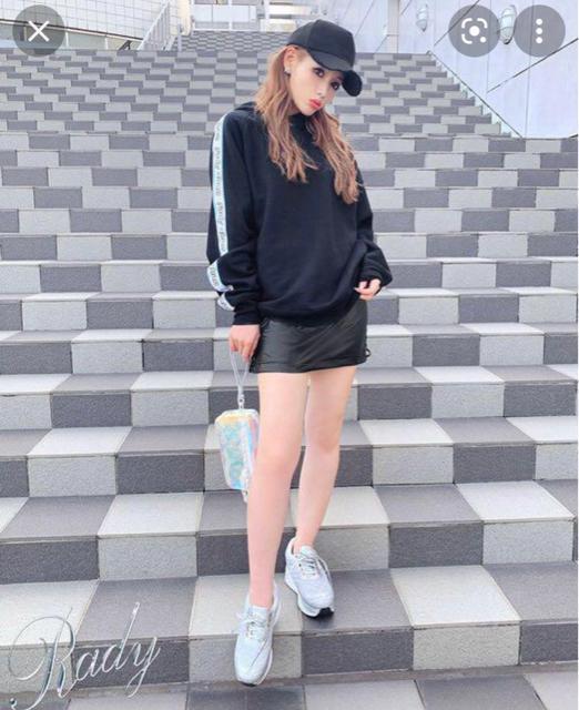 Rady スリーブロゴフーディー 美品 < ブランド  Rady スリーブロゴフーディー 美品 < ブランドの