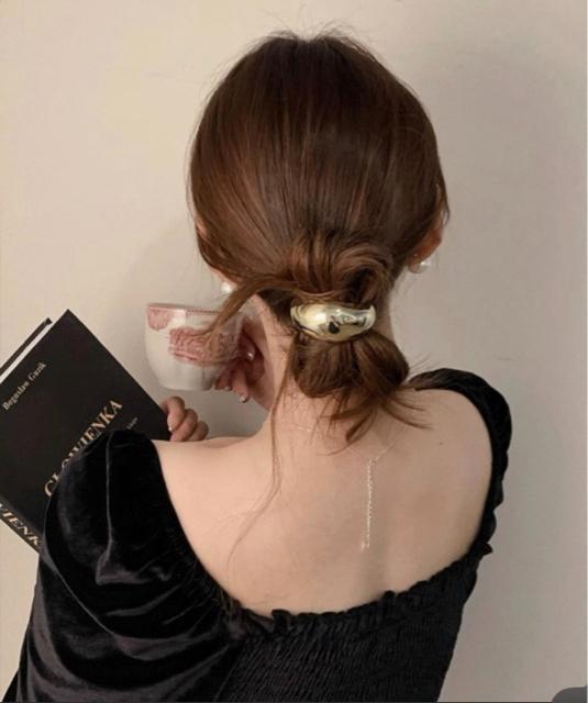 メタルヘアゴム【新品未使用】ゴールド 金●ヘアアクセサリー ヘアゴム メタルアクセサリー●韓国ファッション < 女性ファッション  メタルヘアゴム【新品未使用】ゴールド 金●ヘアアクセサリー ヘアゴム メタルアクセサリー●韓国ファッション < 女性ファッションの