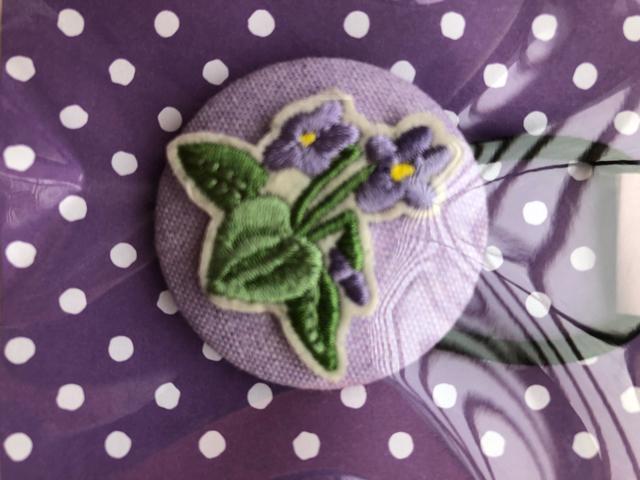 ハンドメイド ヘアゴム 特大 くるみボタン かわいいすみれ♪ < 女性ファッション  ハンドメイド ヘアゴム 特大 くるみボタン かわいいすみれ♪ < 女性ファッションの