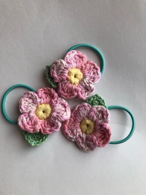 ハンドメイド ヘアゴム ピンクのお花 小さなお子様用 コットン < 女性ファッション  ハンドメイド ヘアゴム ピンクのお花 小さなお子様用 コットン < 女性ファッションの