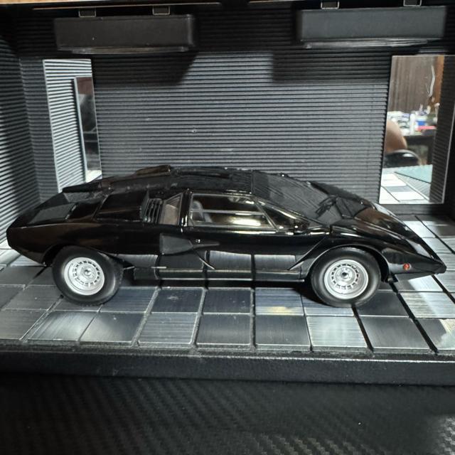 絶版未展示品 京商 1/18 ランボルギーニ カウンタックLP400 ブラック < ホビー  絶版未展示品 京商 1/18 ランボルギーニ カウンタックLP400 ブラック < ホビーの