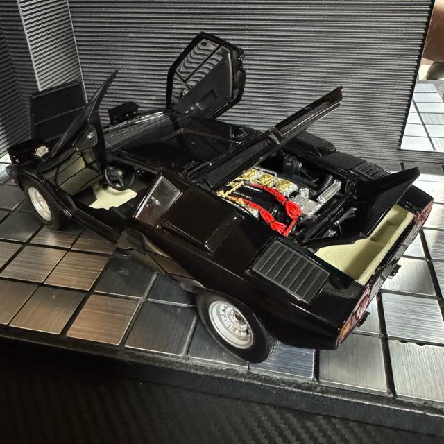 絶版未展示品 京商 1/18 ランボルギーニ カウンタックLP400 ブラック < ホビー  絶版未展示品 京商 1/18 ランボルギーニ カウンタックLP400 ブラック < ホビーの