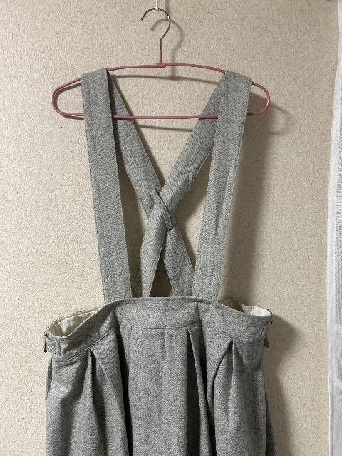 1万新品タグ付きMashu Rashu★ウール・レーヨン混サス付きスカート < 女性ファッション 1万新品タグ付きMashu Rashu★ウール・レーヨン混サス付きスカート < 女性ファッションの