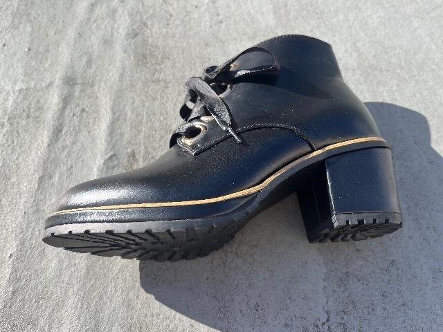 リボン紐ショートブーツ < 女性ファッション リボン紐ショートブーツ < 女性ファッションの