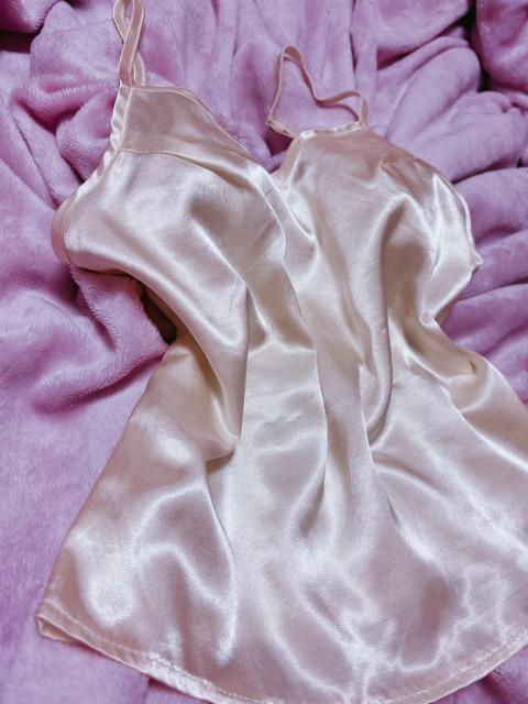 *ホワイトクリーム光沢艶煌キャミソール* < 女性ファッション *ホワイトクリーム光沢艶煌キャミソール* < 女性ファッションの