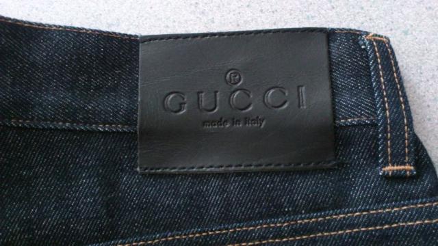 美品!激安80%オフ、GUCCI、デニムパンツ(紺、イタリア製、31〜32インチ) < ブランド  美品!激安80%オフ、GUCCI、デニムパンツ(紺、イタリア製、31〜32インチ) < ブランドの