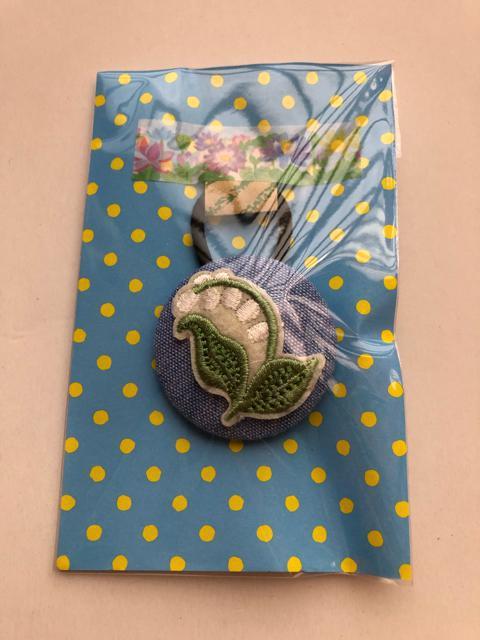 ハンドメイド ヘアゴム 特大 くるみボタン 清楚なすずらん♪ < 女性ファッション  ハンドメイド ヘアゴム 特大 くるみボタン 清楚なすずらん♪  < 女性ファッションの