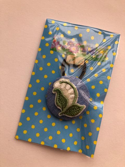 ハンドメイド ヘアゴム 特大 くるみボタン 清楚なすずらん♪ < 女性ファッション  ハンドメイド ヘアゴム 特大 くるみボタン 清楚なすずらん♪ < 女性ファッションの