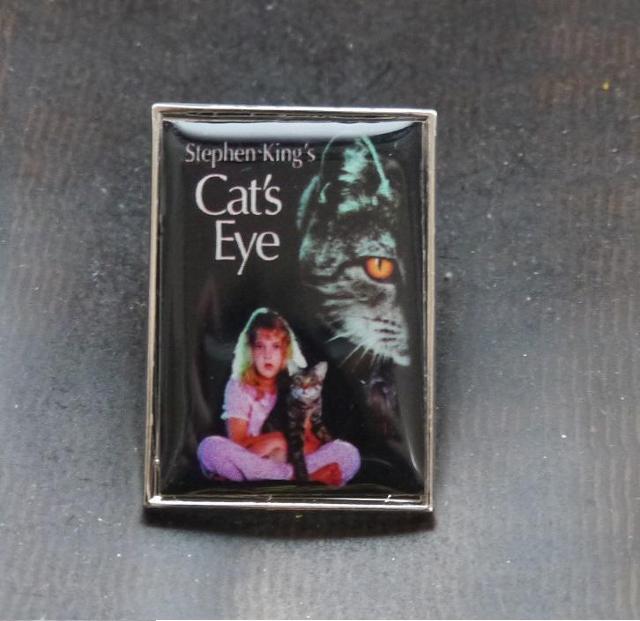 新品 Cat's Eye ピンブローチ ピンバッジ ピンズ スティーヴン・キング < 男性アクセサリー/時計  新品 Cat's Eye ピンブローチ ピンバッジ ピンズ スティーヴン・キング < 男性アクセサリー/時計の