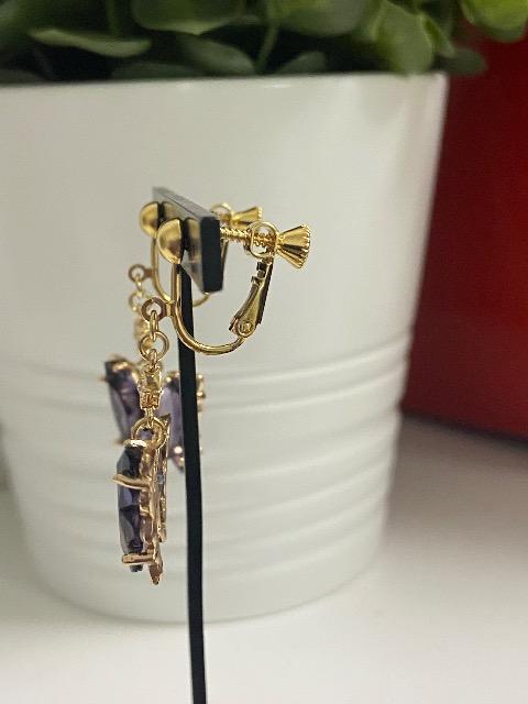 ハンドメイド バタフライのチャームを使用したイヤリング パープル < 女性ファッション  ハンドメイド バタフライのチャームを使用したイヤリング パープル < 女性ファッションの