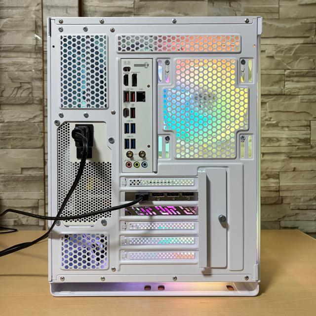�y�������ȊO�V�i�z�Q�[�~���OPC Ryzen7 7800X3D RX9070XT SSD2TB ������32GB 850W �� PC�{��/���Ӌ@��� 